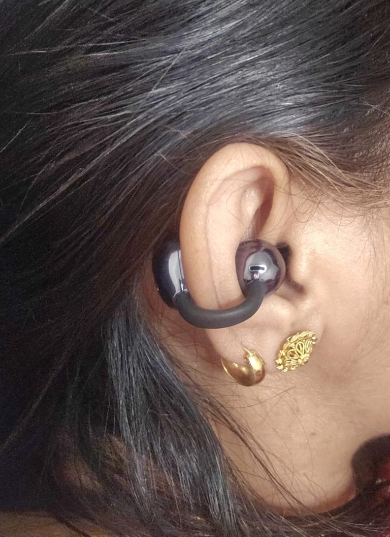 Good earbuds and good sound
These wireless earbuds appear to be a high-quality product with a sleek design and user-friendly interface. The charging case is compact and convenient, making it easy to take on the go. The screen display provides essential information at a glance, allowing users to quickly check the status of their earbuds.i highly recommend. Slyvia Ikeja Lagos. ⭐⭐⭐⭐⭐