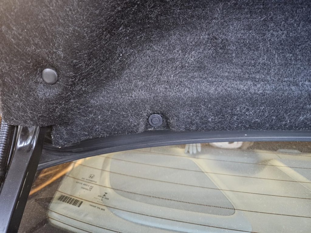 I'm completely impressed with this kit. I had to take apart my dashboard to reach the air door actuator (jeep jk), and this had been a bit of an impulse purchase; it contained a bunch of parts I needed, and a whole bunch of other tools and parts that have been invaluable in replacing aging fasteners that have just broken with time. Many parts and tools I never knew I needed. Mr Felix Phc ⭐⭐⭐⭐